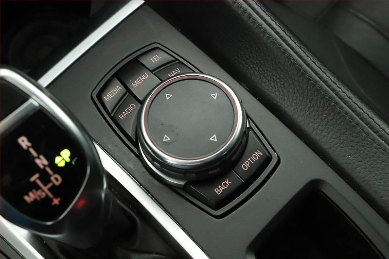BMW X6 (2015) M Paket xDrive40d - fotka 16 z 20