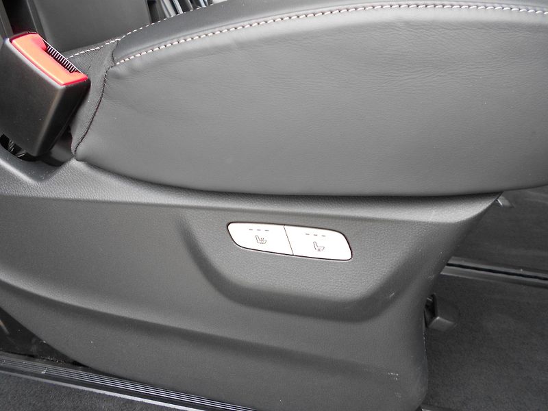 Mercedes-Benz Třídy V 300d 6míst 4Matic ČR 1.m DPH - fotka 17 z 24