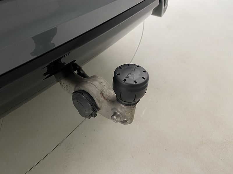 Volvo XC60 B4 AWD DARK PLUS AUT REZERVACE - fotka 34 z 48
