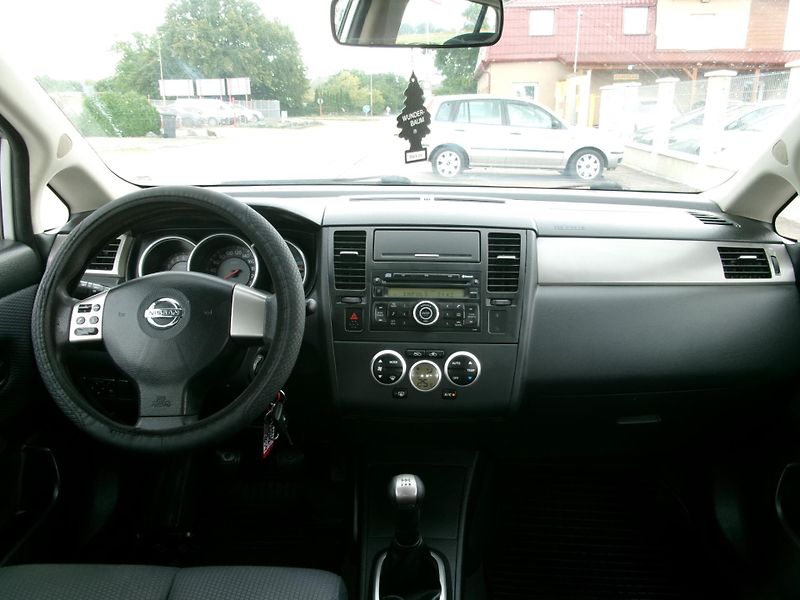 Nissan Tiida (2009) 1,6 16V AC ALU HF BT - fotka 14 z 26