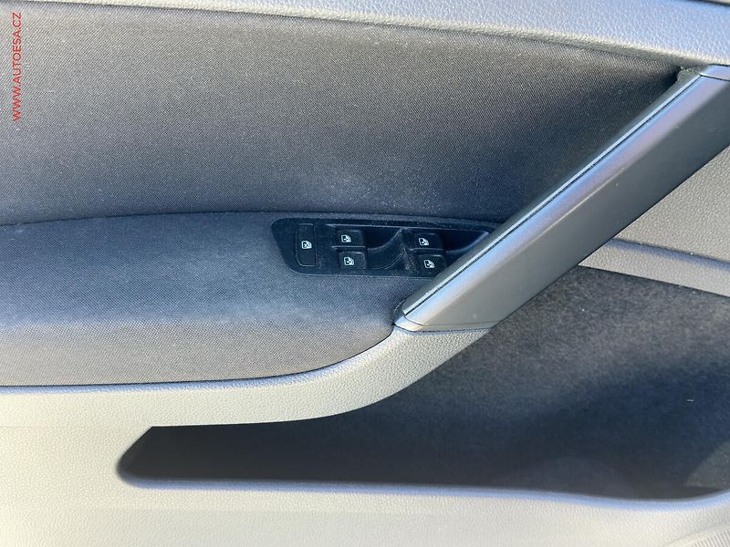 Volkswagen Golf (2016) 1.2 TSi, ČR, Klima - fotka 11 z 16