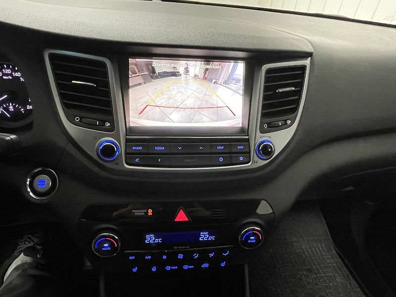 Hyundai Tucson 1.6 T-GDi 4x4 AT ČR 1.MAJ SER. - fotka 25 z 28