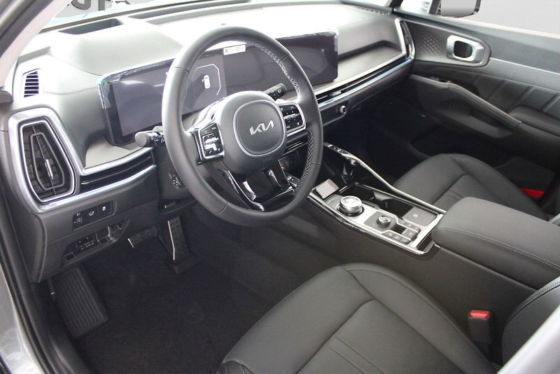 Kia Sorento (2025) 7P MQ4 2,2 CRDi SCR 4x4 8DCT T - fotka 12 z 24