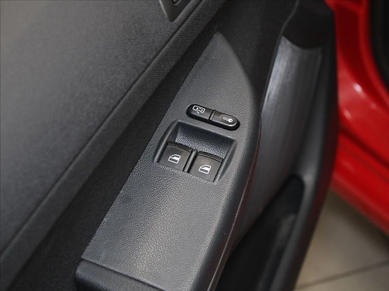 Škoda Fabia 1,2 HTP 47kW Kombi 2.maj.ČR - fotka 13 z 19