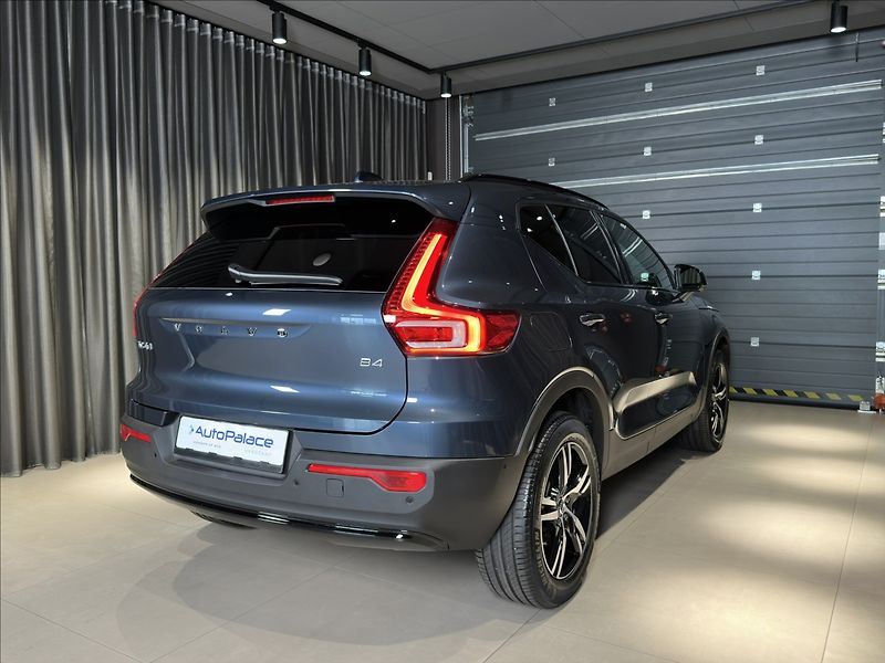 Volvo XC40 (2026) 2,0 B4  Plus - fotka 4 z 29