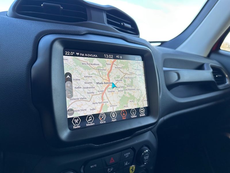 Jeep Renegade (2023) 1.3T PHEV 4xe NAVI - fotka 11 z 18