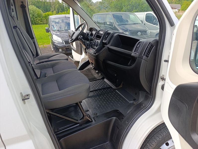 Citroën Jumper (2013) 2.2 HDi 6míst tařné - fotka 11 z 16