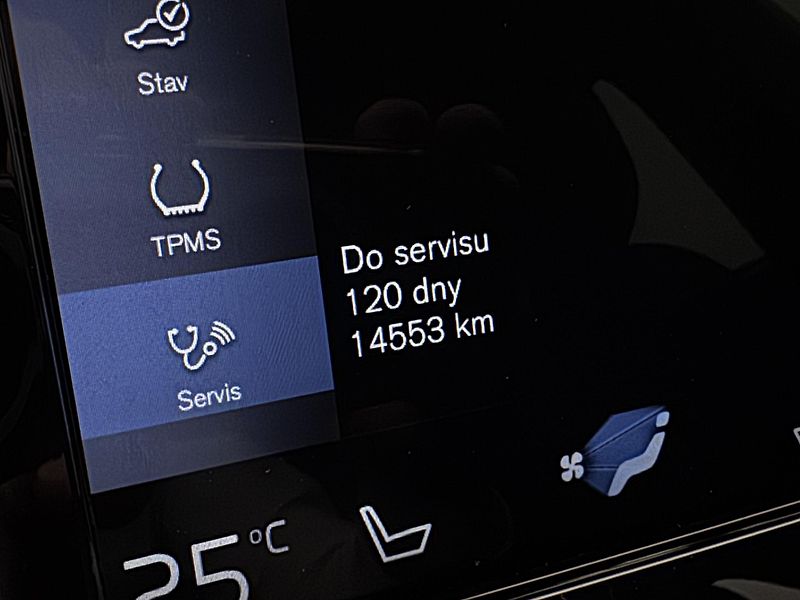 Volvo XC40 D3 INSCRIPTION AUT - fotka 42 z 43