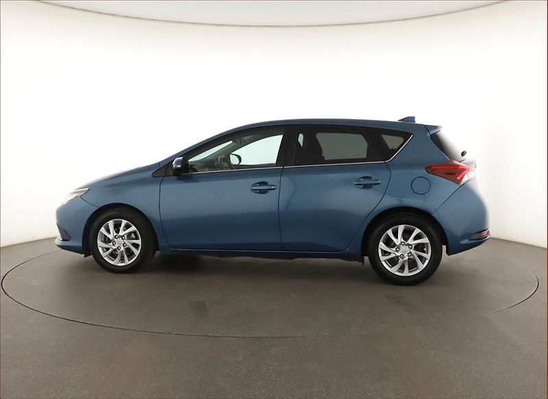Toyota Auris (2017) 1.6 Valvematic, ČR,1.maj - fotka 3 z 20