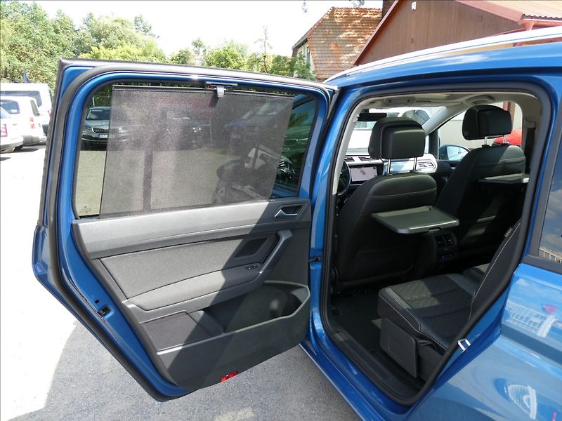 Volkswagen Touran 1,4 TSi 110kW DSG,LED,serviska - fotka 25 z 49