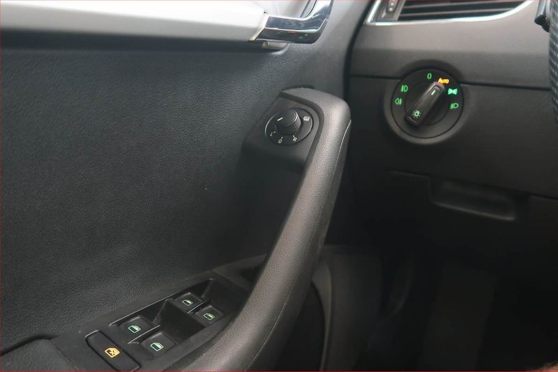 Škoda Octavia (2015) 2.0 TDI, Automat, Navi - fotka 20 z 20