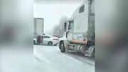 Incident byl součástí hromadné havárie na dálnici I-44 v Missouri.
