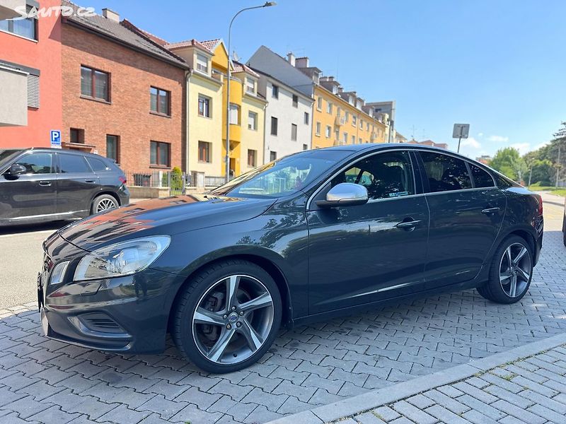 Volvo S60 2.4D5 R-Design servis.historie - fotka 2 z 30