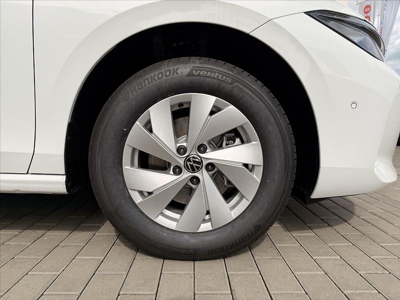 Volkswagen Passat (2025) 1,5 eTSI 110 kW mHEV - fotka 9 z 19