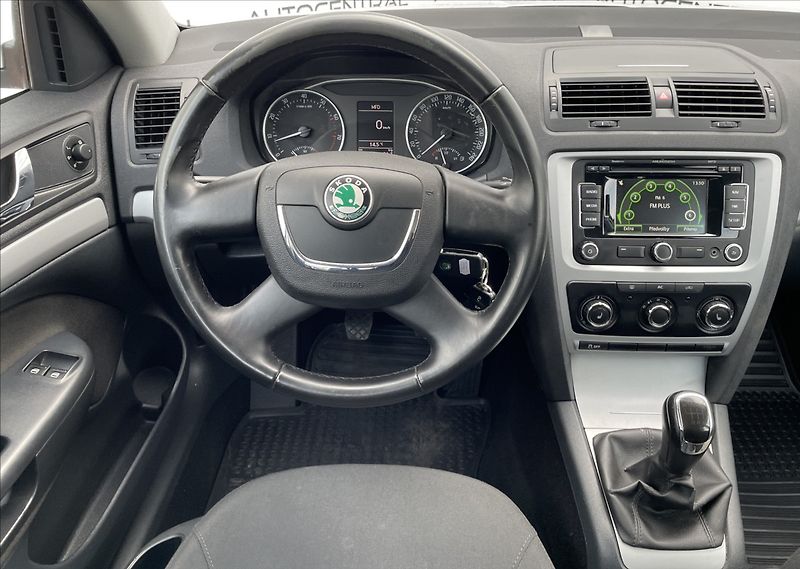 Škoda Octavia 1,4 Tsi Family 90kw , Navi , s - fotka 12 z 22