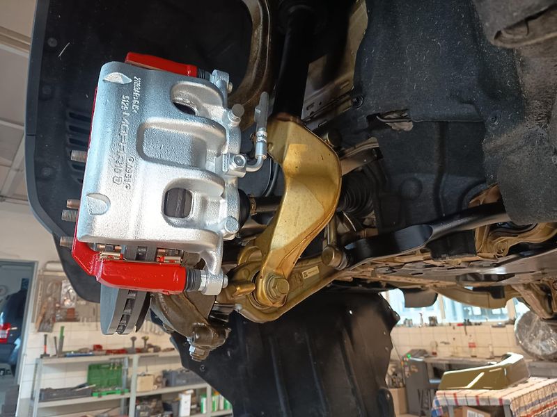 Jeep Grand Cherokee (2021) 3,6L 4x4 LIMITED L, REZERVACE - fotka 45 z 49