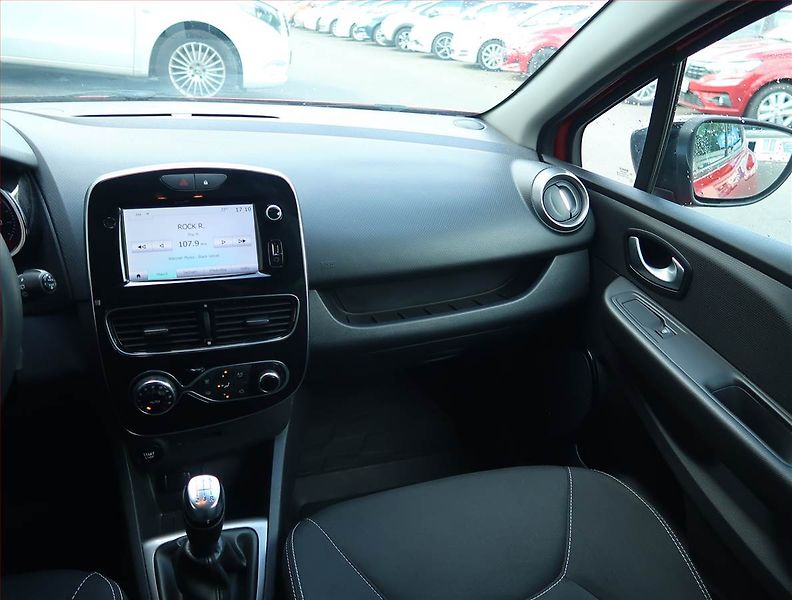 Renault Clio (2018) Limited 1.2 16V - fotka 8 z 15