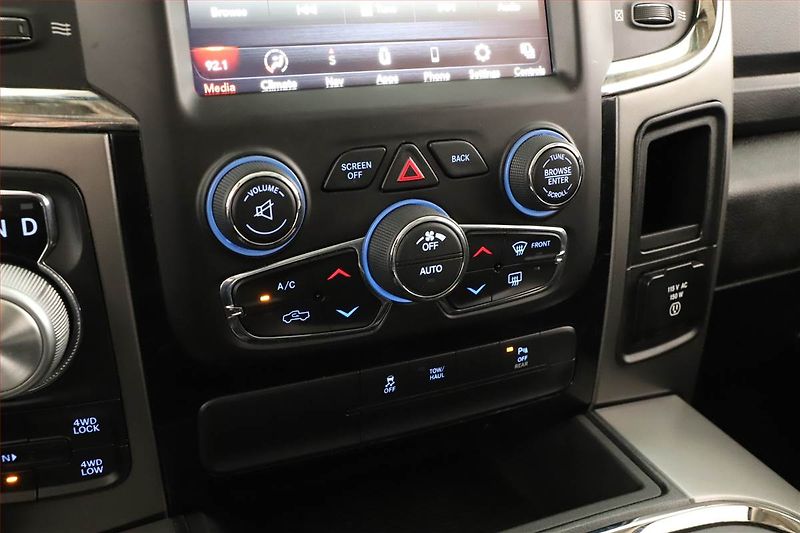 RAM 1500 (2021) 5.7 V8 Hemi - fotka 18 z 25