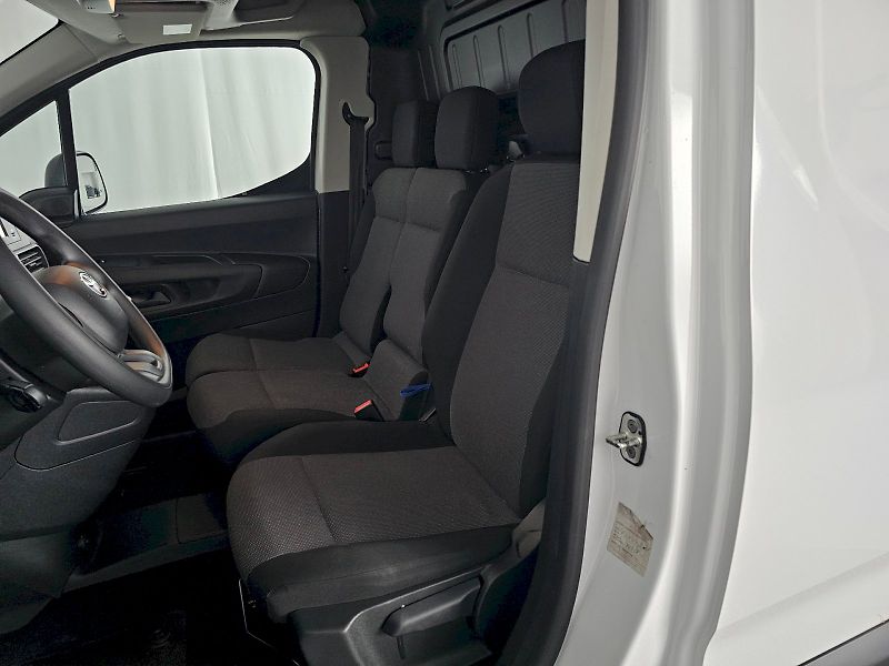 Toyota ProAce City (2024) L1 1.5D 130k ACTIVE 3S - fotka 6 z 20