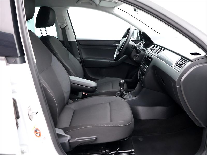 Škoda Rapid 1,2 TSI 77kW Xenon 1.Maj. - fotka 10 z 33