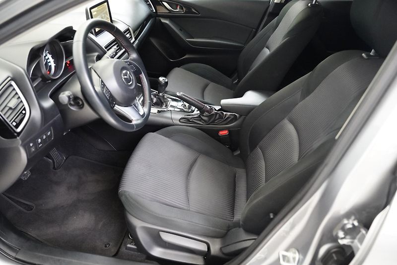 Mazda 3 - fotka 11 z 29