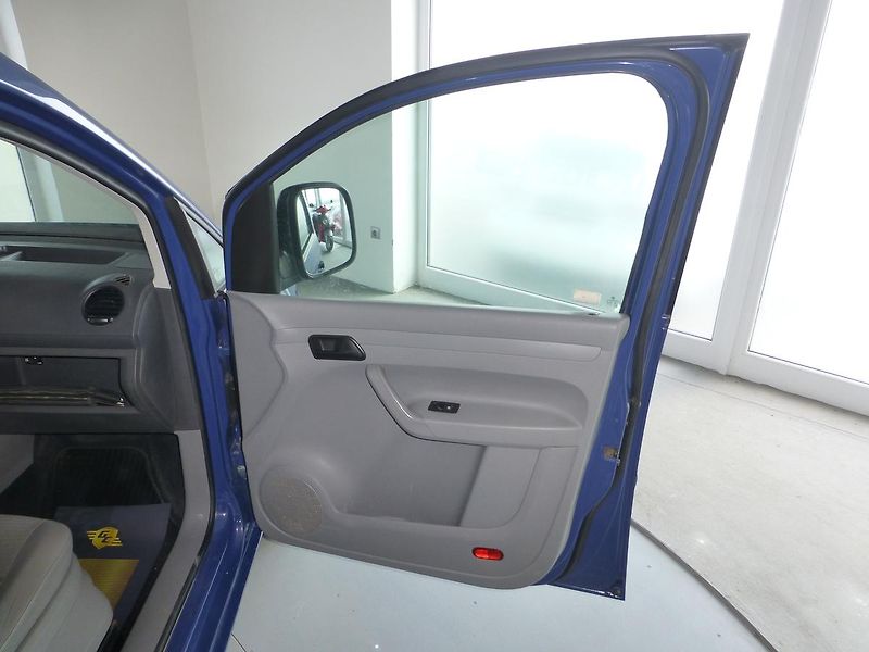 Volkswagen Caddy (2008) 1,9TDI*KLIMA*ALU*SADA KOL*5MÍS - fotka 12 z 20