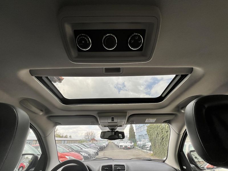 Fiat Freemont 2.0MJT 4x4 AUTOMAT 7MÍST KŮŽE  - fotka 21 z 50