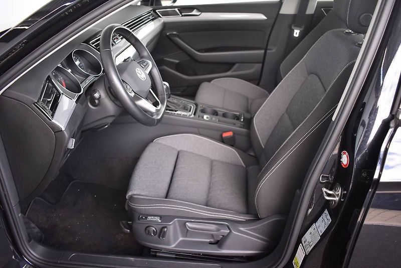 Volkswagen Passat Variant (2023) 2.0TDI 110kW, LED , DSG - fotka 8 z 25