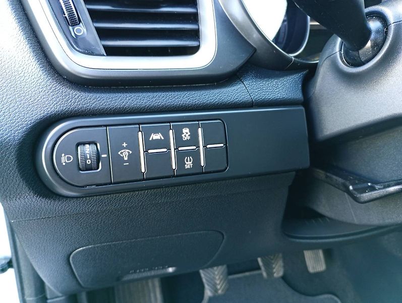 Kia Ceed (2023) 1.0 T-GDI 73 kW benzín manuál - fotka 15 z 25