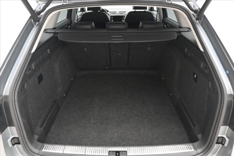 Škoda Superb 2,0 TDI 110 kW DSG Style Záruk - fotka 10 z 33