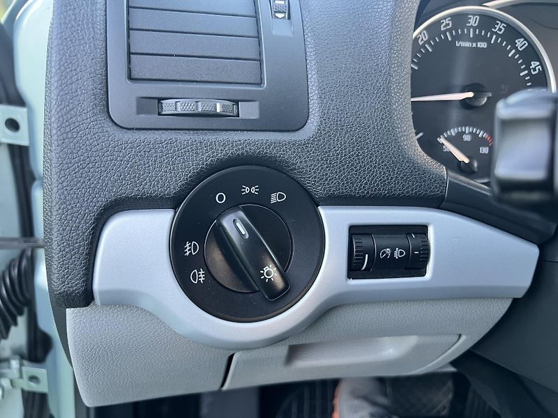 Škoda Octavia 1.6TDI 77KW,DIGIKLIMA,WEBASTO - fotka 34 z 45