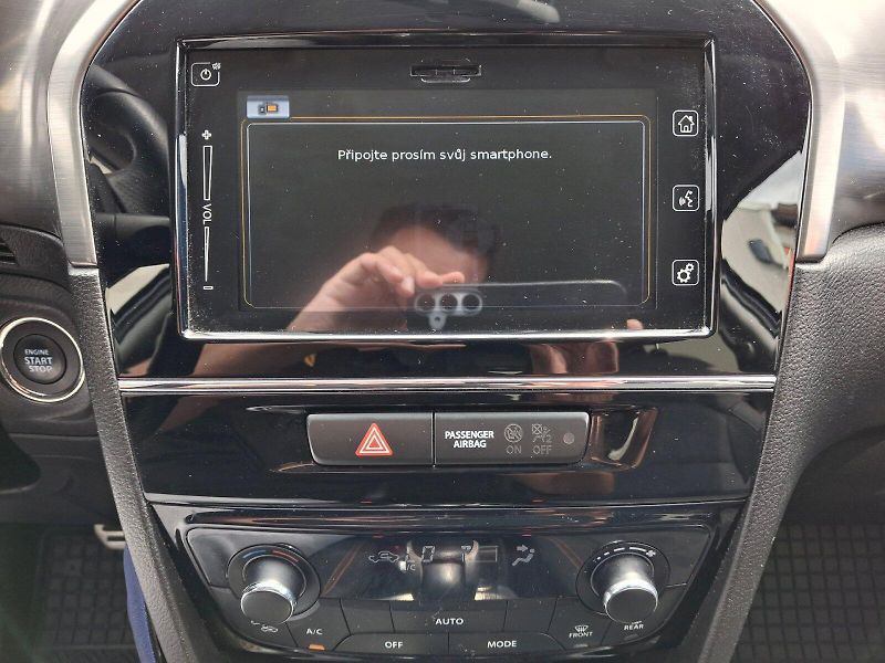 Suzuki Vitara (2017) Automat 4x4 1,4i 103kW - fotka 19 z 33