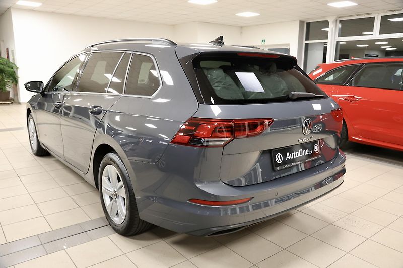 Volkswagen Golf Variant (2023) 2.0TDI DSG Display LED  - fotka 6 z 23