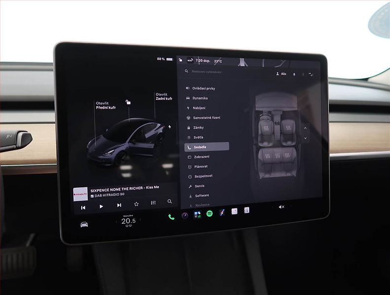 Tesla Model 3 (2023) Long Range 4WD 84kWh, SoH 97% - fotka 23 z 32