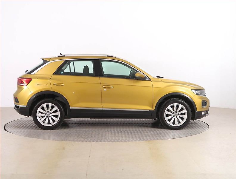 Volkswagen T-Roc (2018) 2.0 TDI 4Motion, 4X4, Automat - fotka 6 z 20