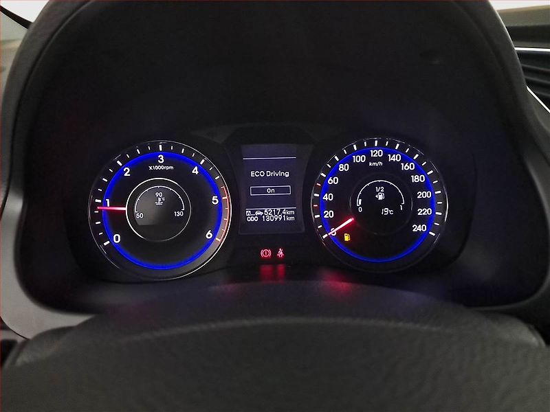 Hyundai i40 (2015) 1.7 CRDi, Navi, Tempomat - fotka 11 z 15