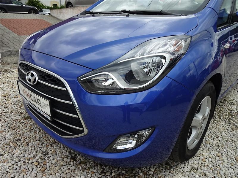 Hyundai ix20 1,6 i 91kW 56 000km - fotka 12 z 48