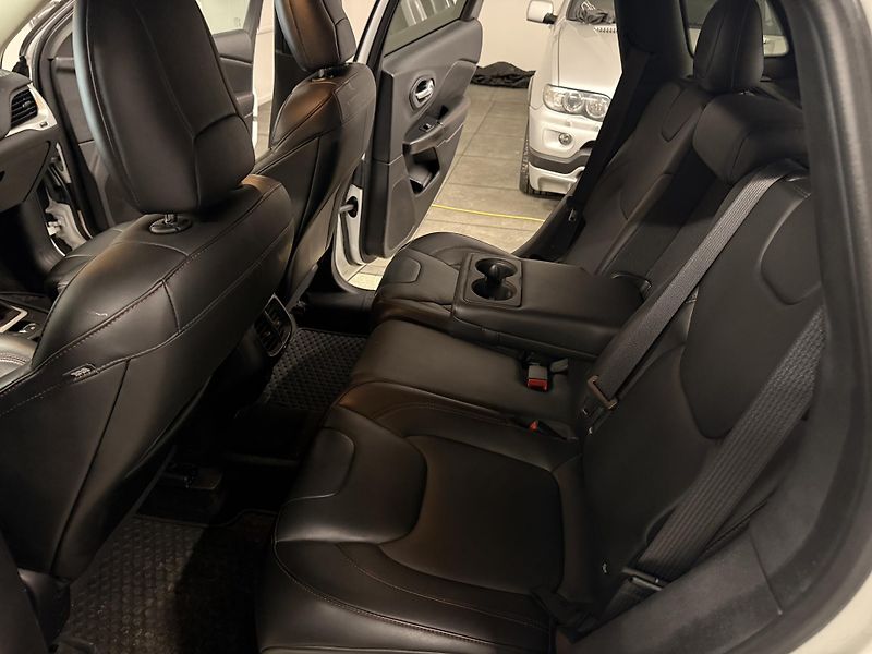 Jeep Cherokee (2016)  3.2 V6 Trailhawk 4WD,1941!! - fotka 15 z 37