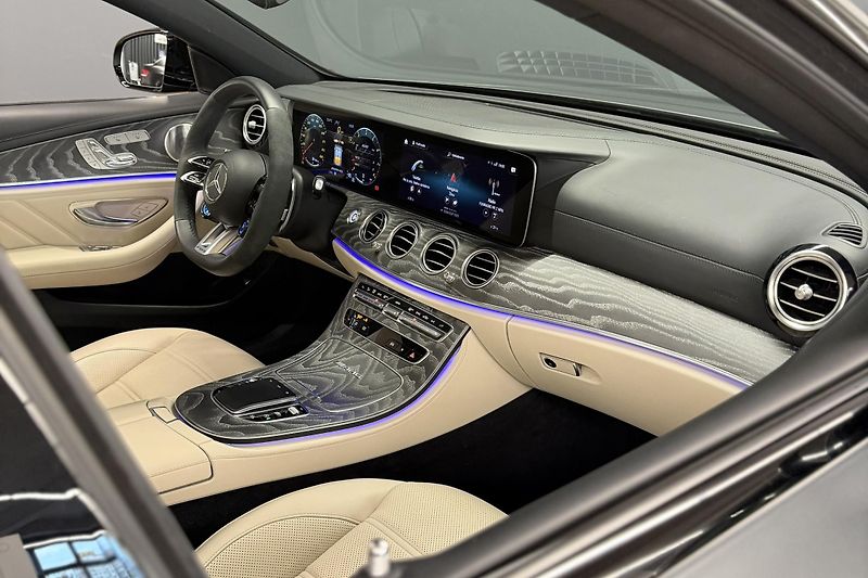 Mercedes-Benz Třídy E (2021) E 63s AMG 4Matic+ V8 Biturbo - fotka 42 z 124