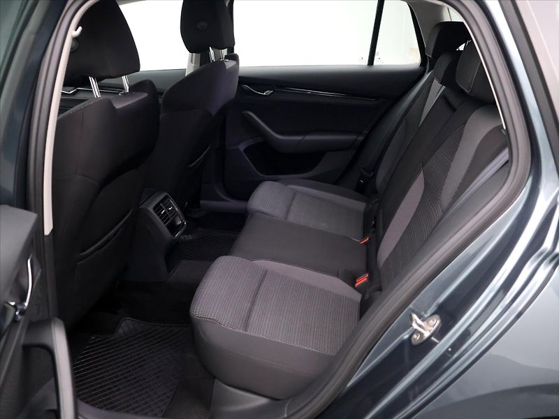 Škoda Octavia 2,0 TDI 110kW DSG CZ 1.Maj DPH - fotka 13 z 32