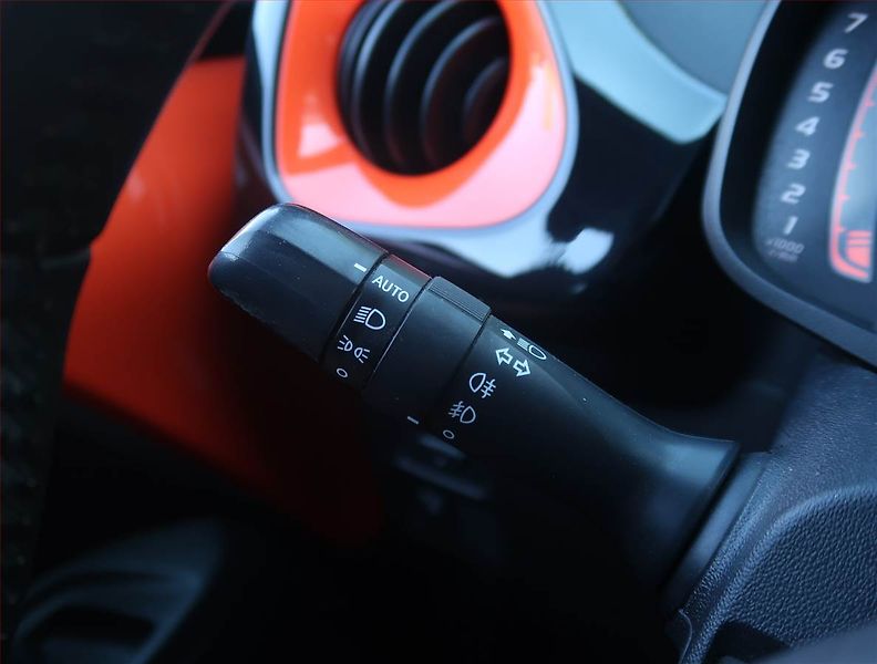 Toyota Aygo (2015) 1.0 VVT-i, ČR,1.maj, Tempomat - fotka 15 z 20