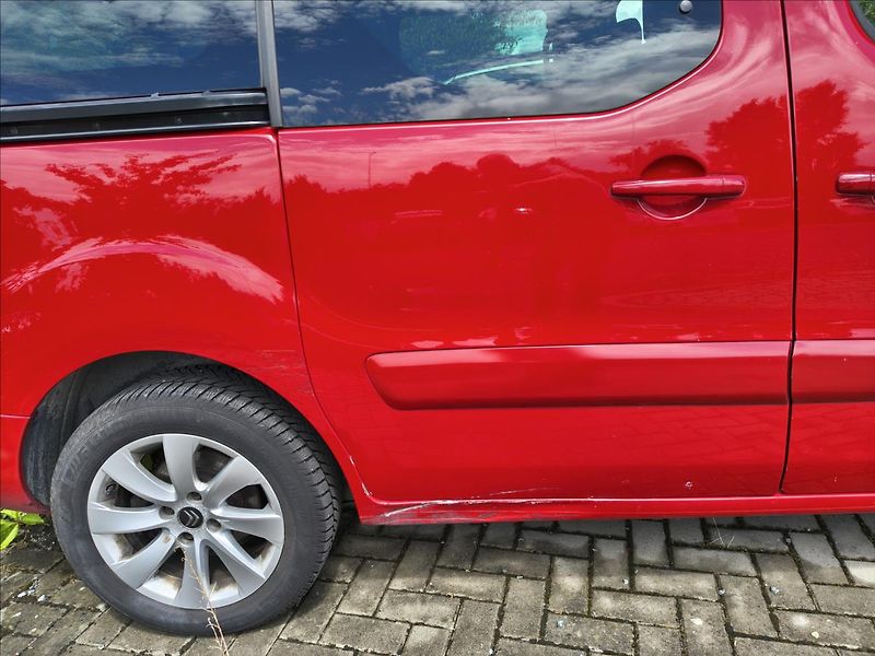 Citroën Berlingo 1,6   1,6 HDi SHINE - fotka 19 z 21
