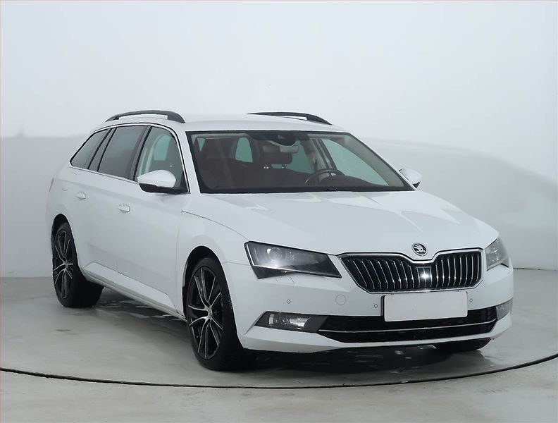 Škoda Superb (2017) Ambition 2.0 TDI, Navi, Xenony - fotografie inzerátu