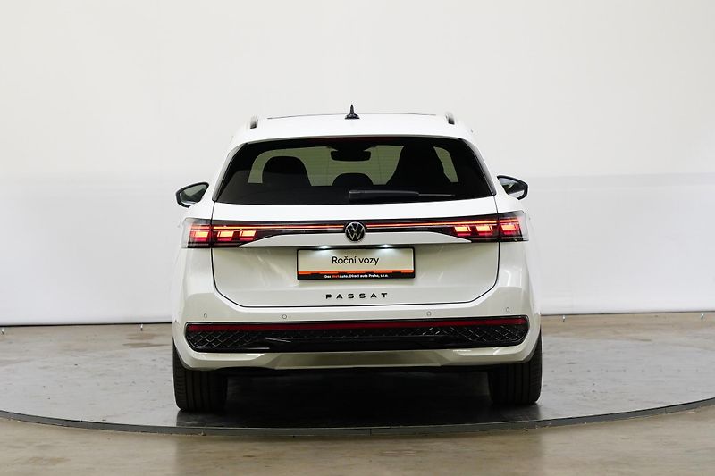 Volkswagen Passat - fotka 6 z 24