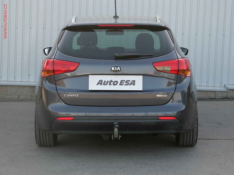 Kia Ceed (2014) 1.6 GDi - fotka 5 z 18