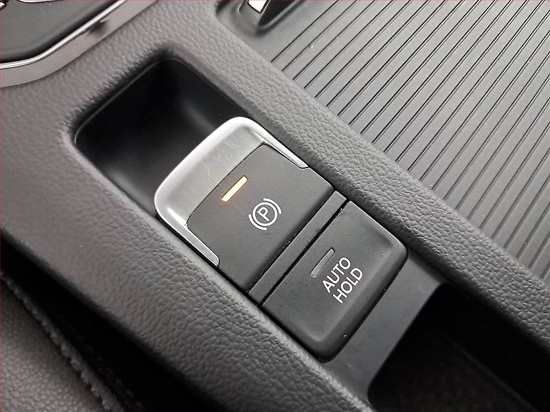 Volkswagen Passat (2019) 2.0 TDI, Kůže, Tempomat - fotka 15 z 23