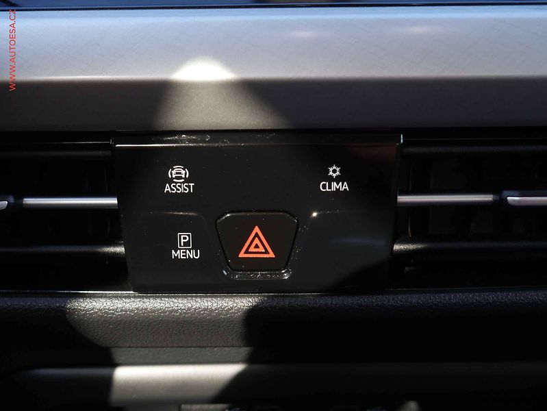 Volkswagen Golf (2020) 1.5 TSi, ČR, AC, LED, kmara - fotka 14 z 19
