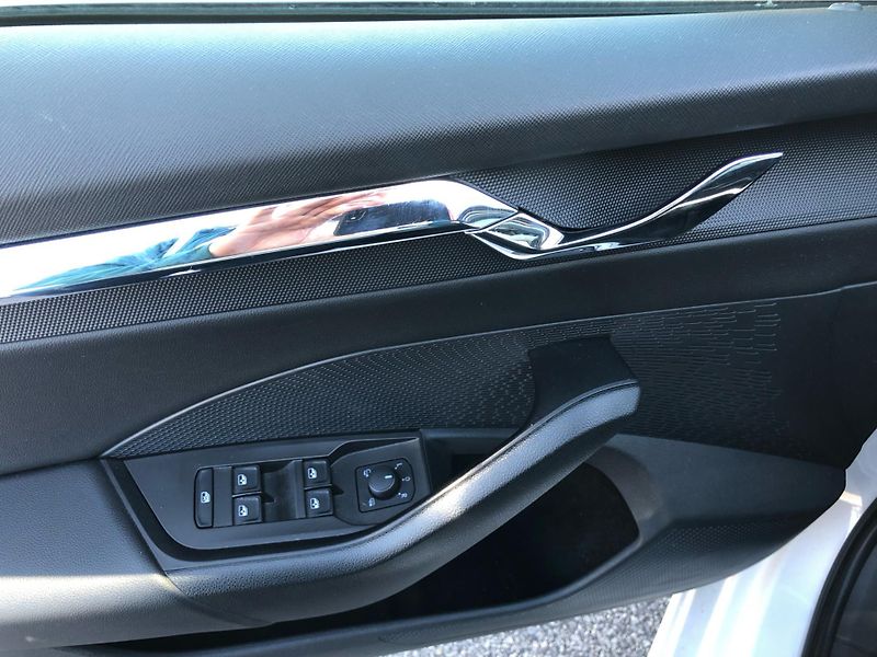 Škoda Octavia Combi 2.0 TDi DSG 7st. STYLE - fotka 15 z 29