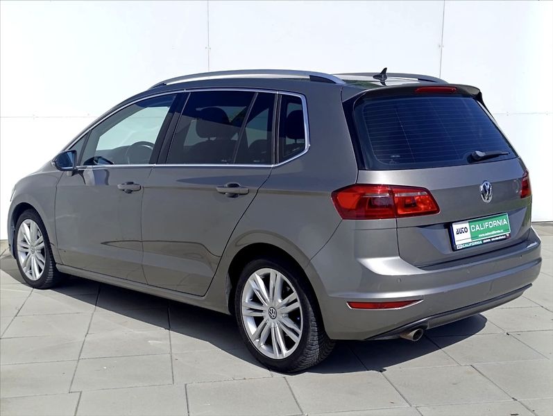Volkswagen Golf Sportsvan 1,6 TDi DSG Navigace Tempomat - fotka 10 z 35