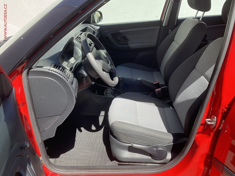 Škoda Fabia (2011) 1.2 TSi, ČR, Active - fotka 9 z 17